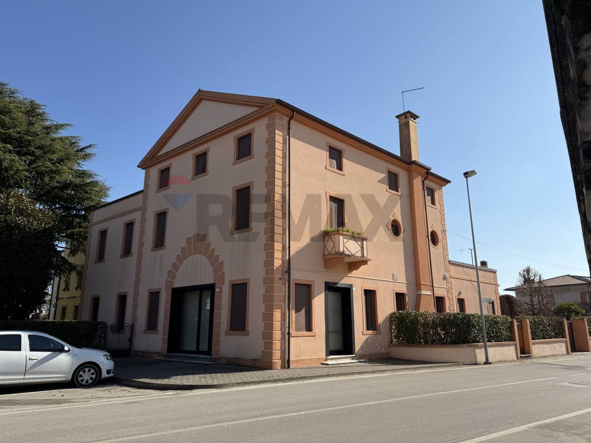 Edificio all'aperto