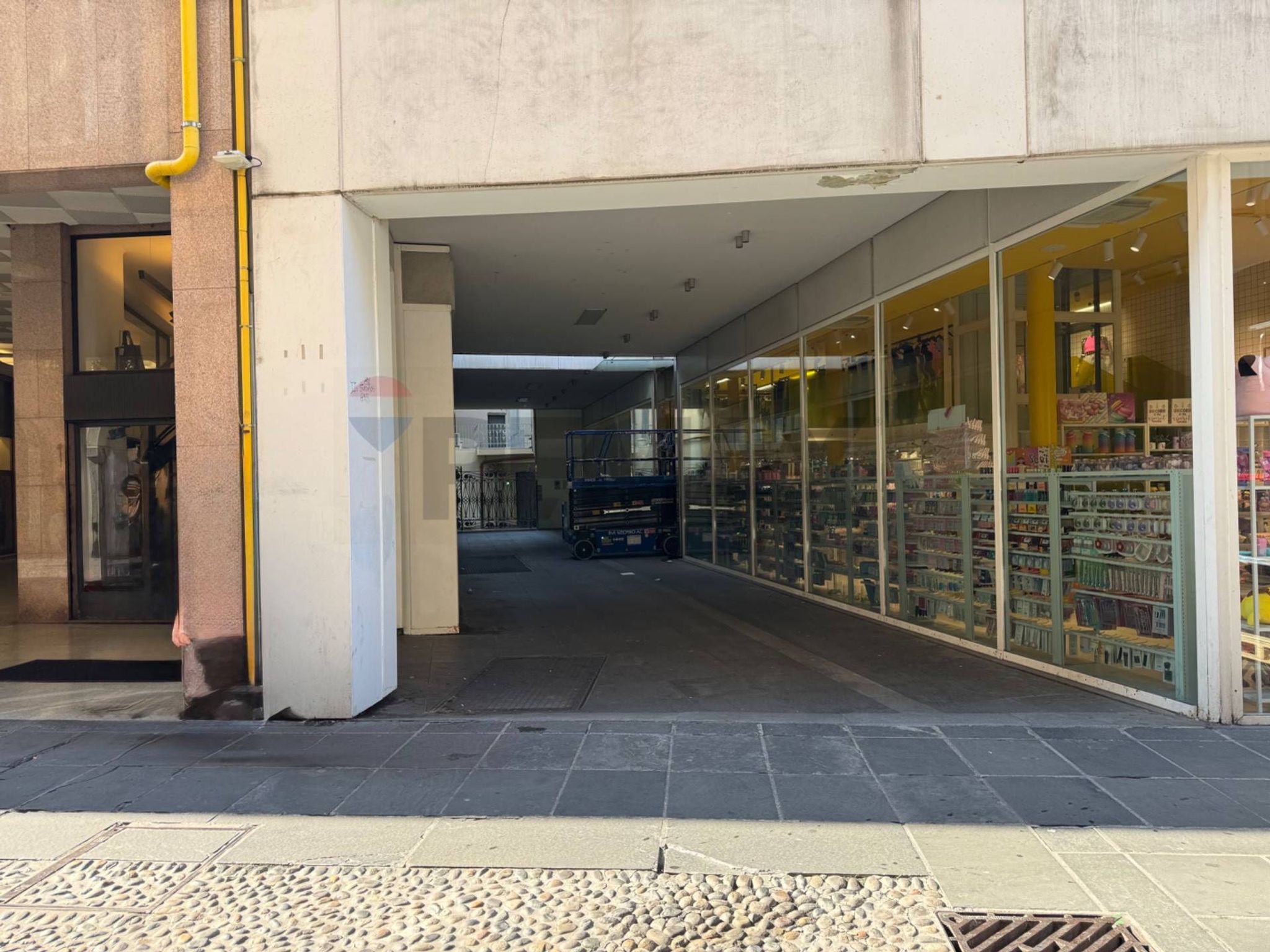 Edificio all'aperto