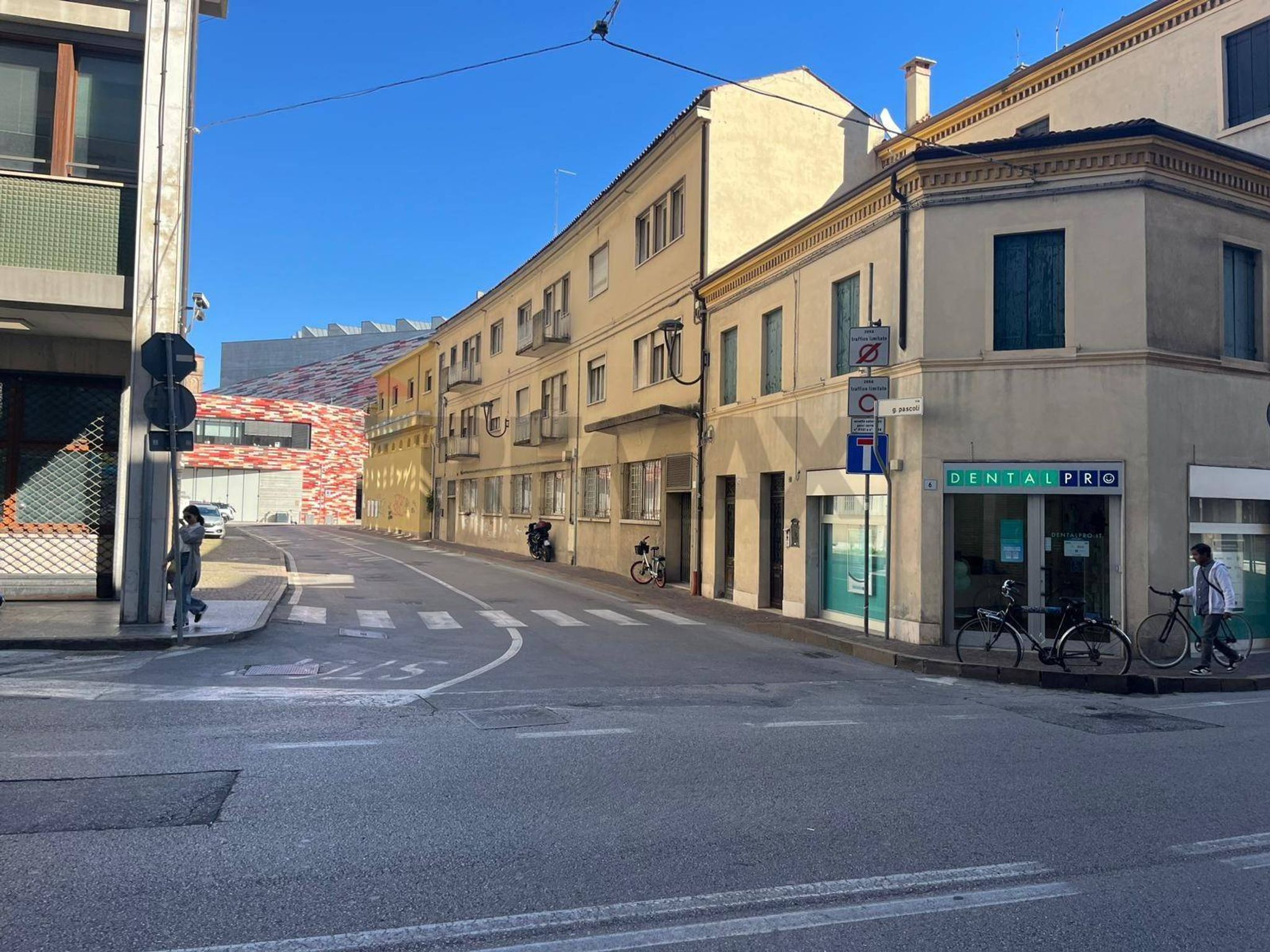 Edificio all'aperto