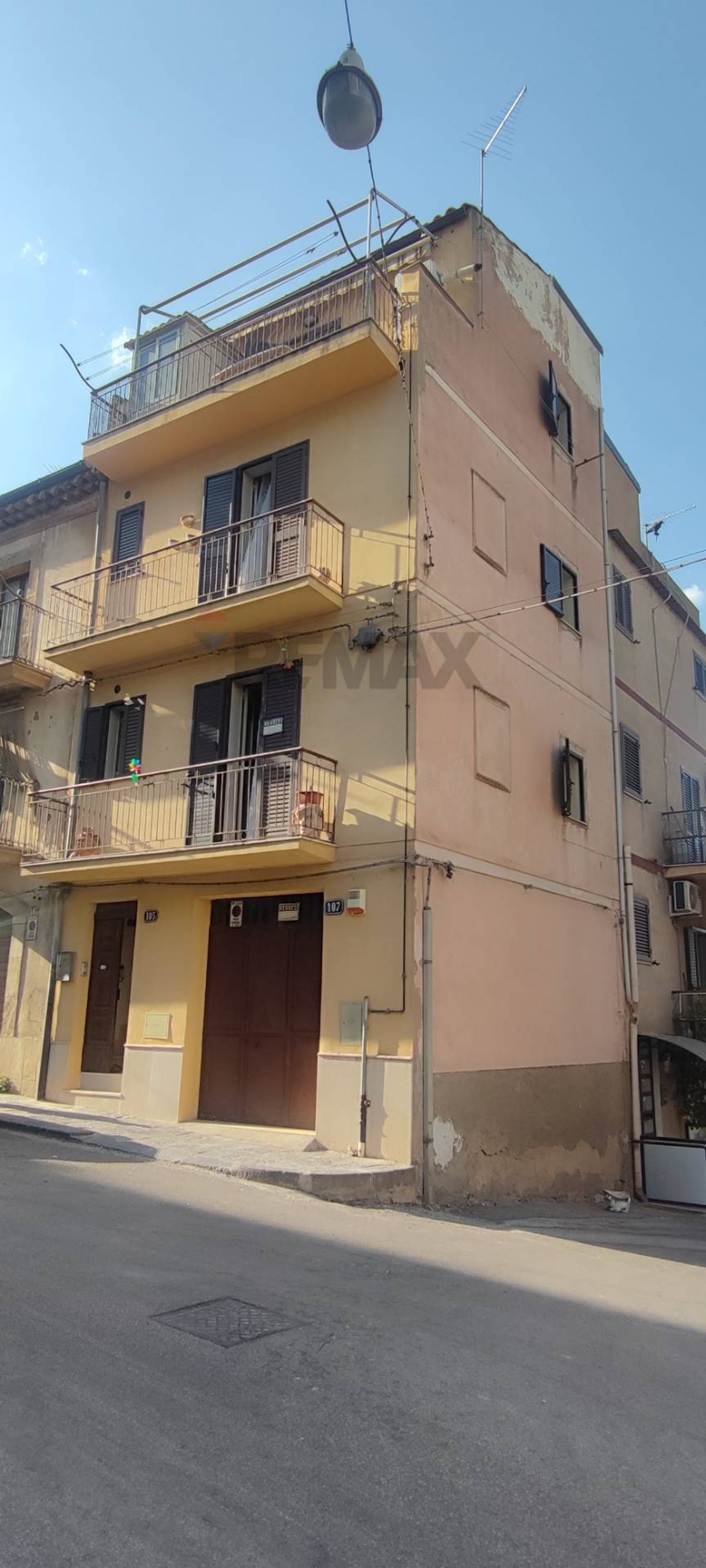 Edificio all'aperto