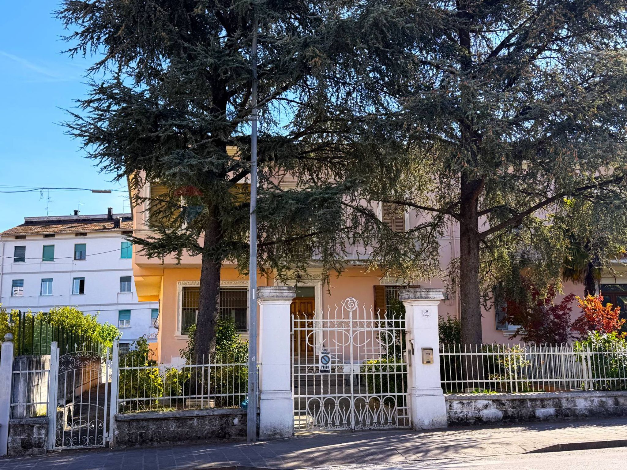 Edificio all'aperto