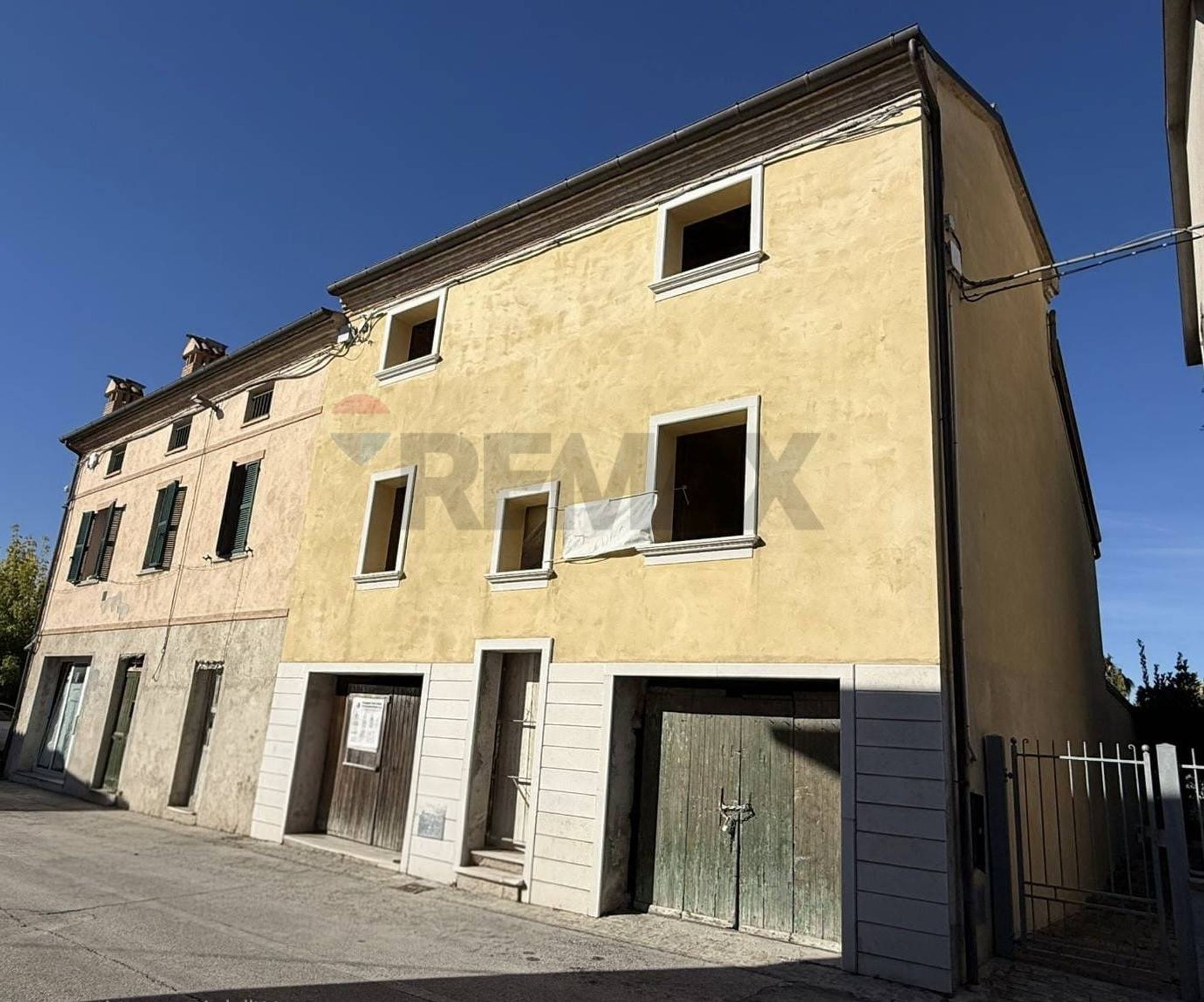 Edificio all'aperto
