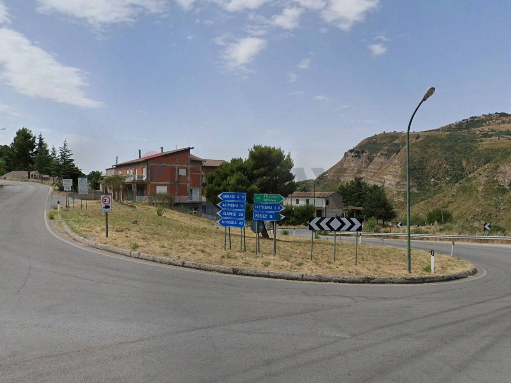 Edificio all'aperto