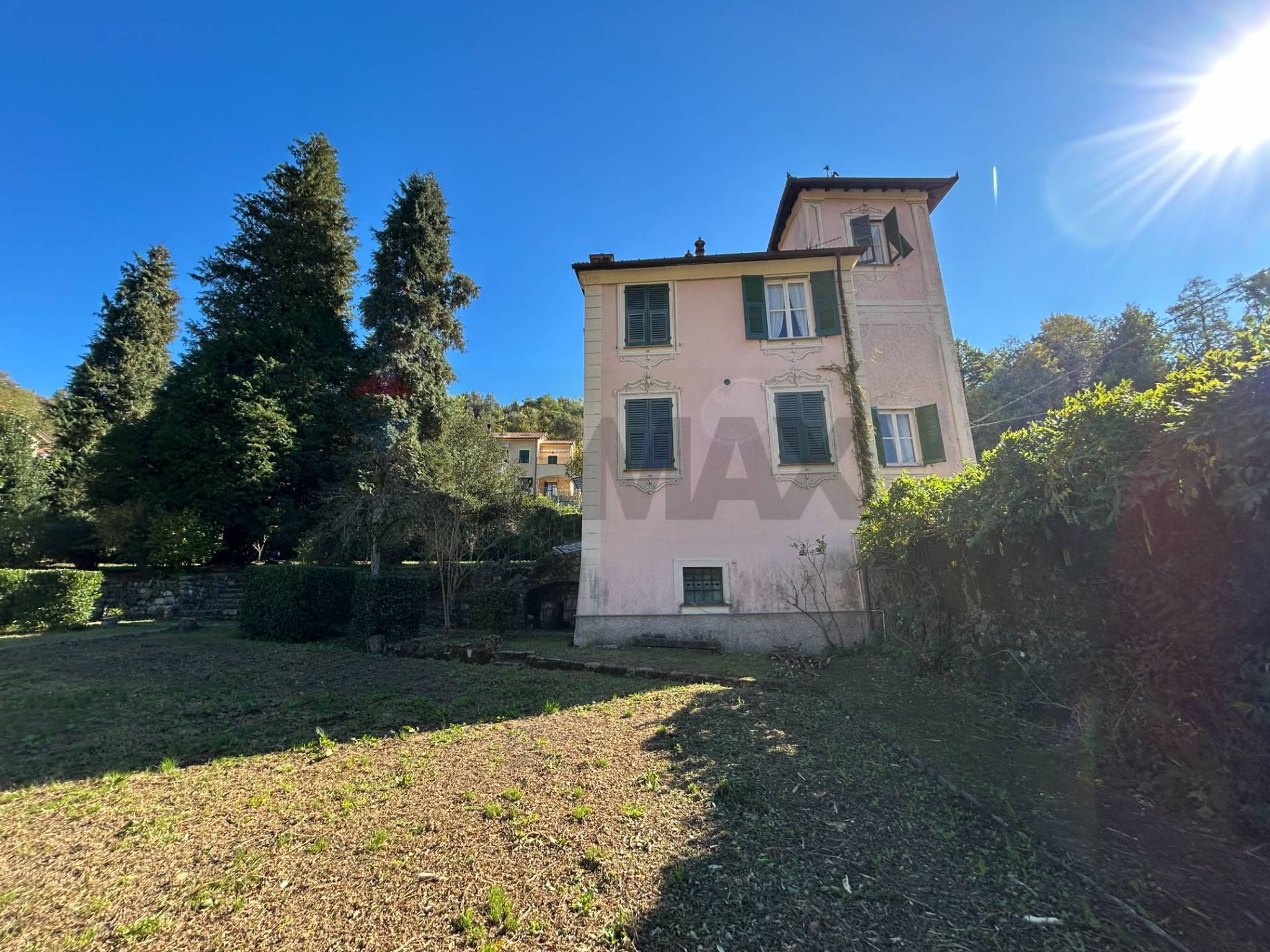 Property in Varese Ligure