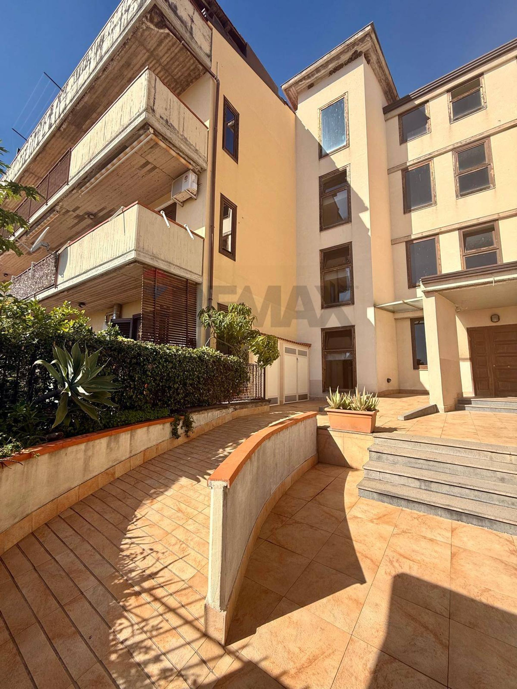 Edificio all'aperto