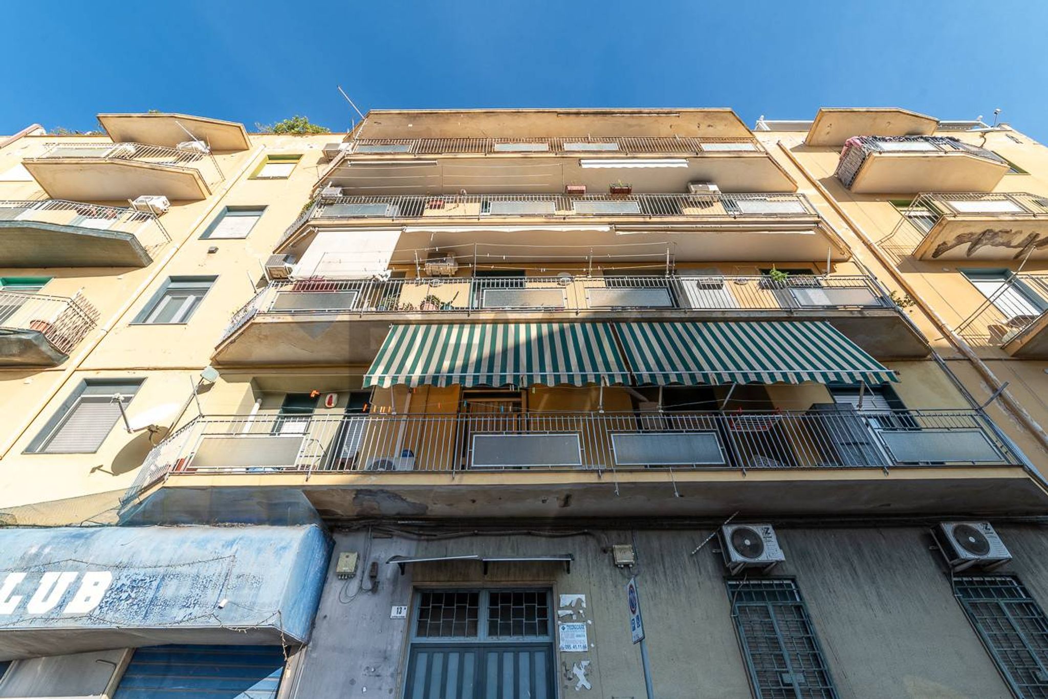 Edificio all'aperto